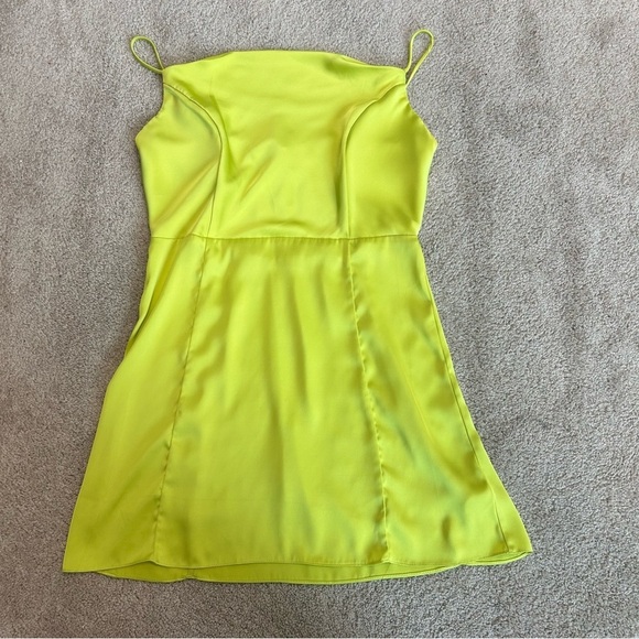 Femme by design lime green satin spaghetti strap mini dress Sz M NWT - Picture 6 of 13